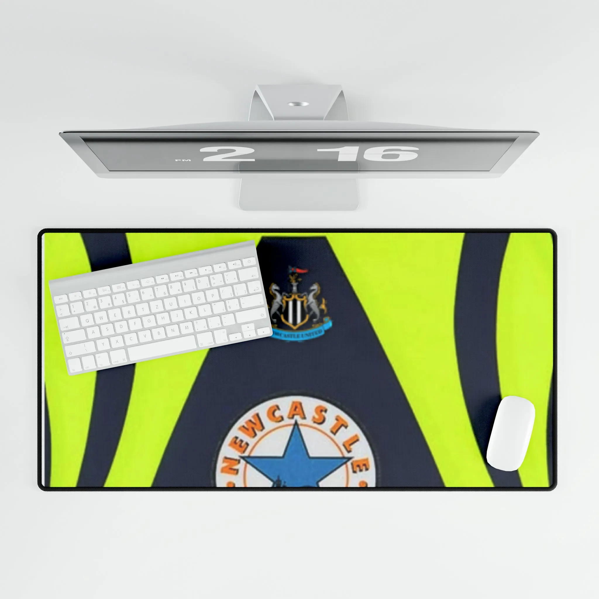 Newcastle United Retro GK Kit 98-99 - Desk Mat